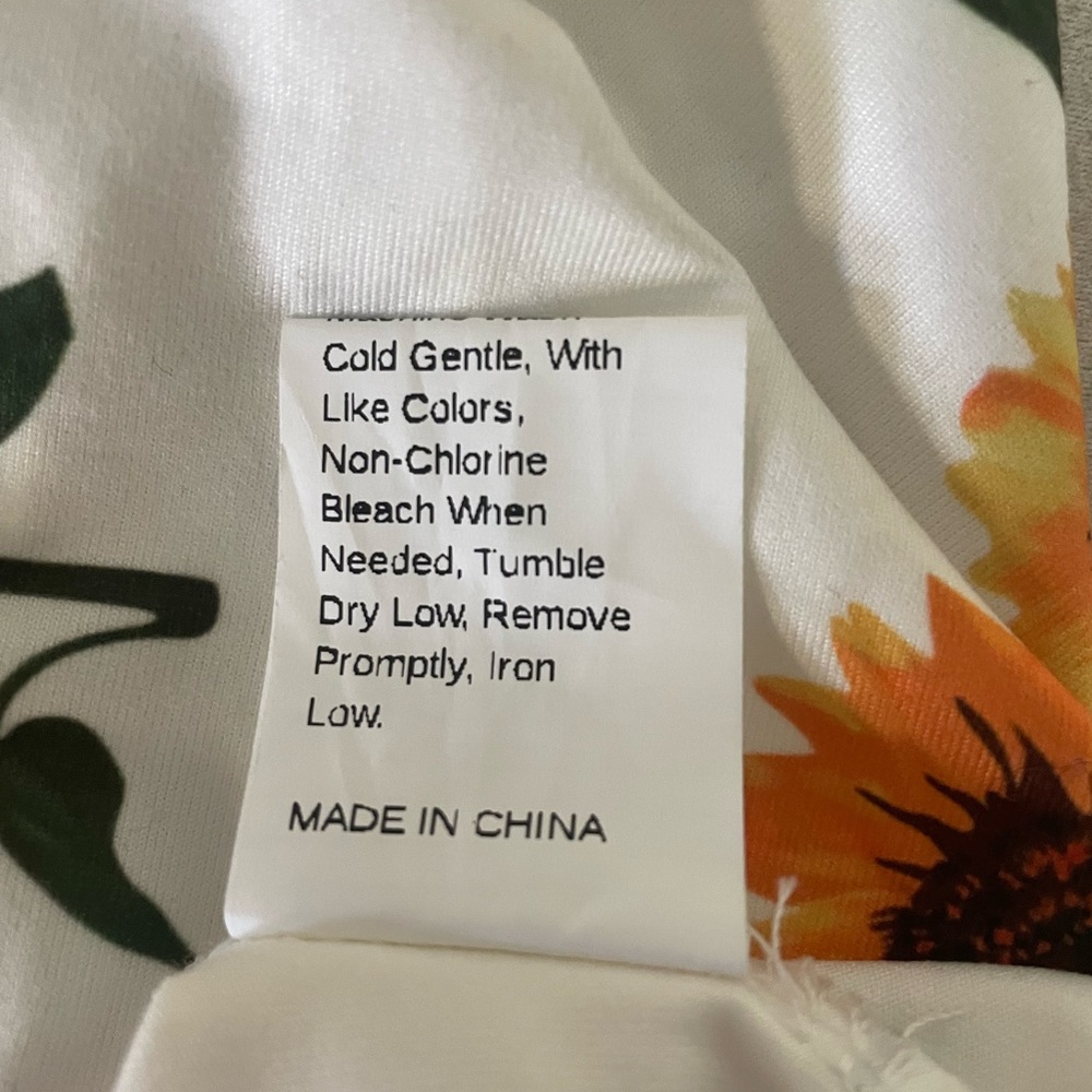 NWOT Shein sunflower bandeau top, size xs - Picture 5 of 5